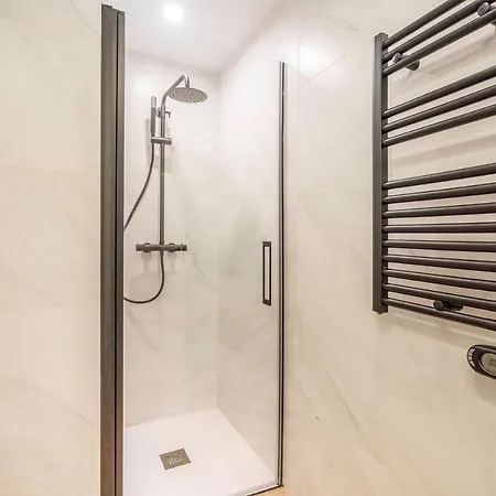 Apartsnoubcn Equador Les Corts * Barcelona